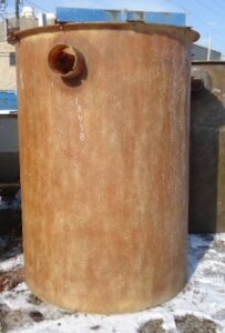 1000 Gallon Used Fiberglass Flat Bottom Tank